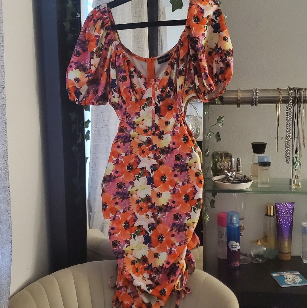 💕 PrettyLittleThing 💕 Multicolor Floral Puff Sleeve Dress